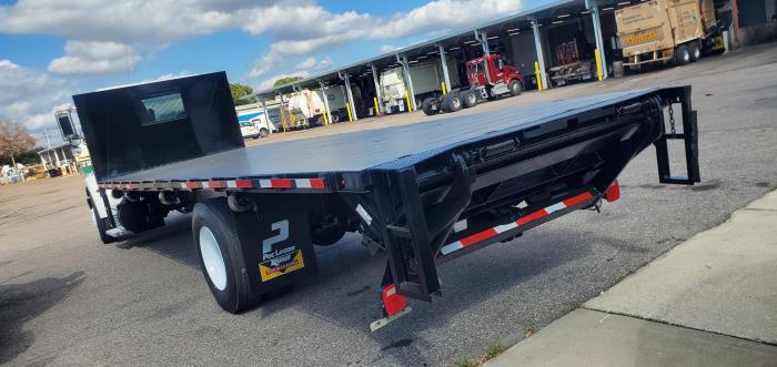 2019 Peterbilt 330-5