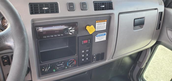 2019 Peterbilt 330-9