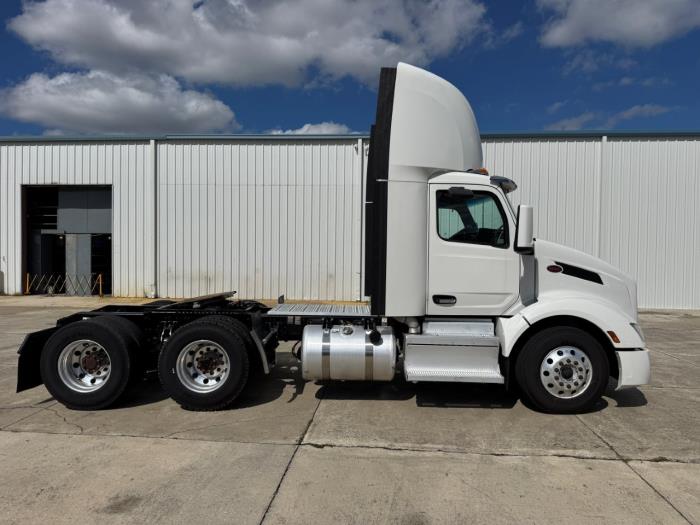 2022 Peterbilt 579-4
