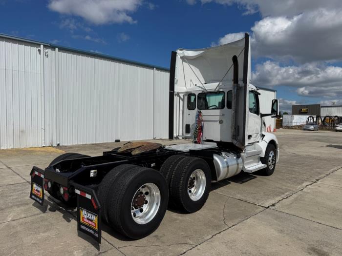 2022 Peterbilt 579-5