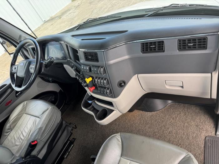 2022 Peterbilt 579-22