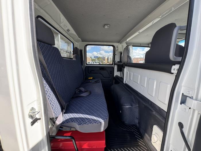 2026 Isuzu NPR-HD-17