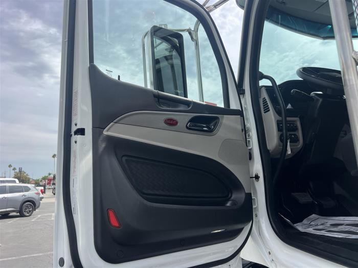2026 Peterbilt 589-18