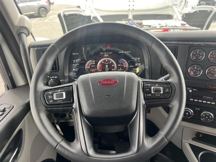 2026 Peterbilt 589-28
