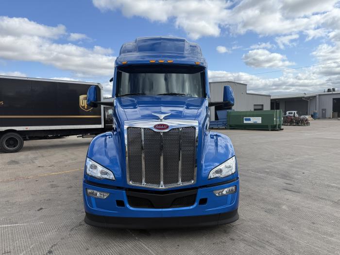 2026 Peterbilt 579-12