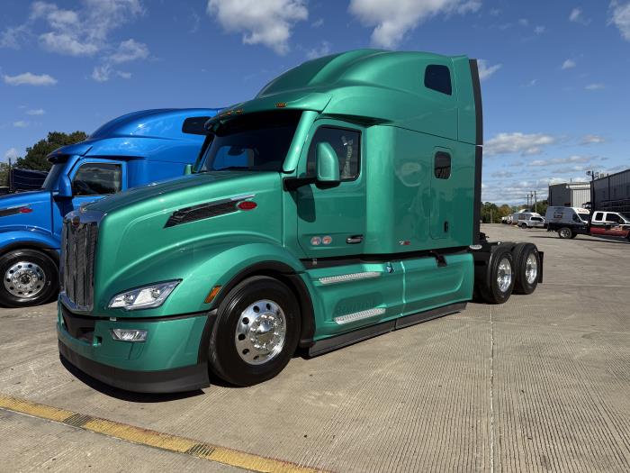 2026 Peterbilt 579-3