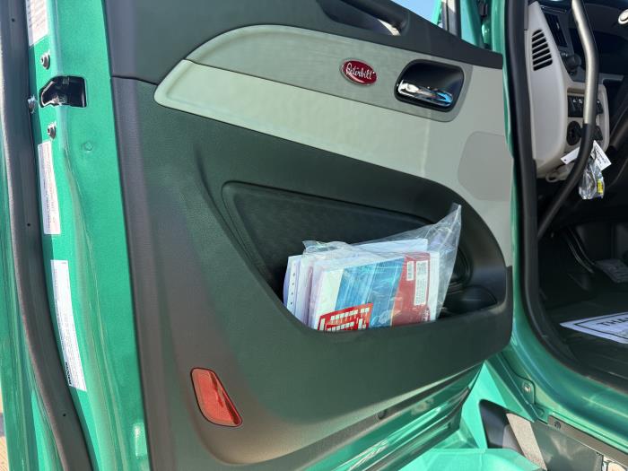 2026 Peterbilt 579-26