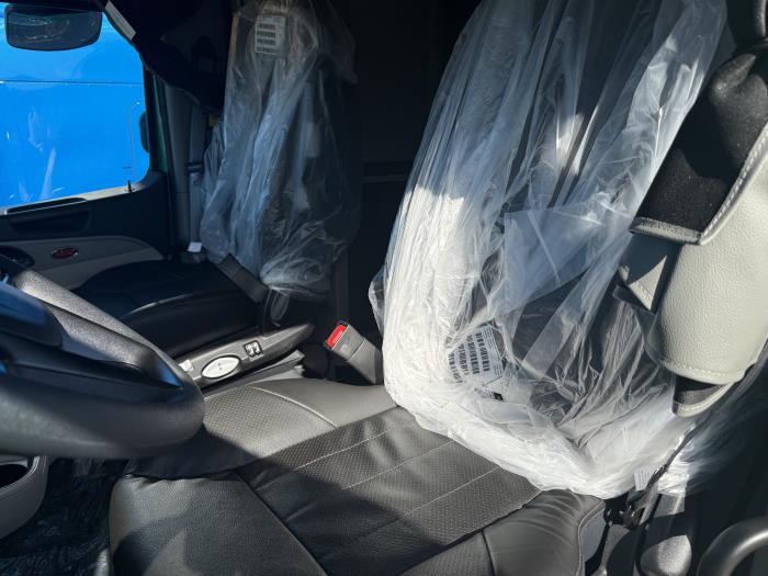 2026 Peterbilt 579-28