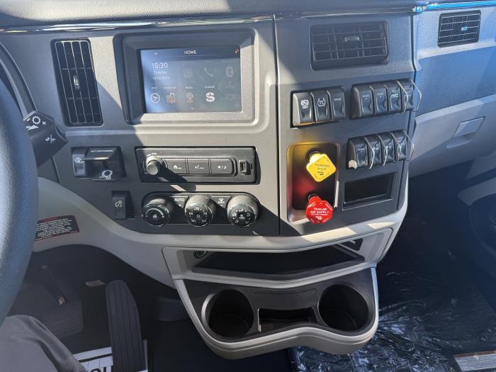 2026 Peterbilt 579-32