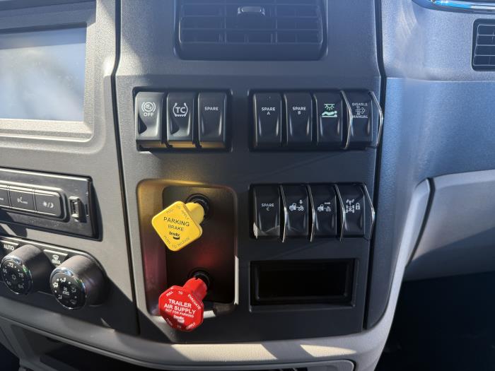 2026 Peterbilt 579-34