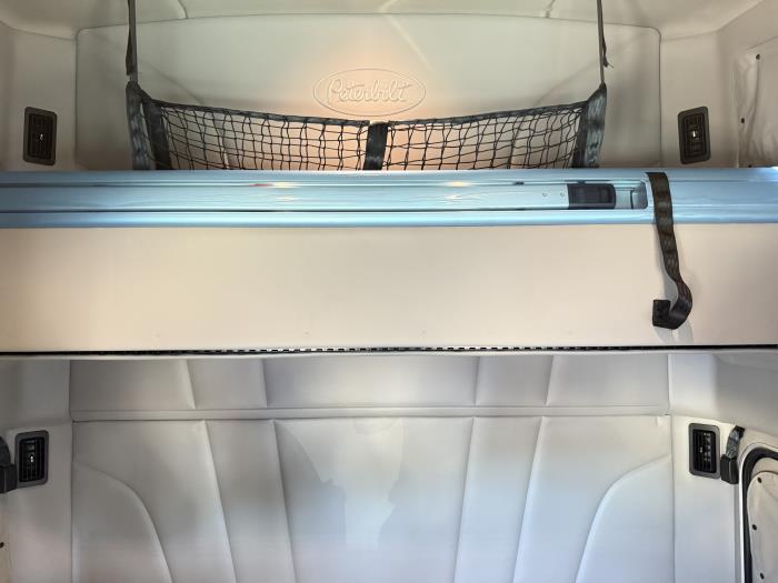 2026 Peterbilt 579-40