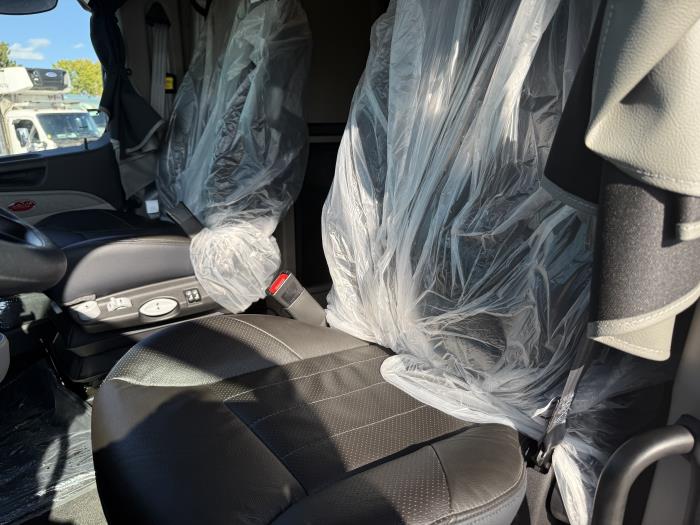 2026 Peterbilt 579-30