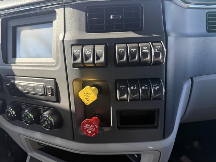 2026 Peterbilt 579-36