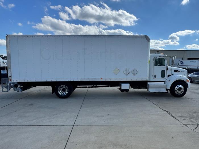 2020 Peterbilt 337-3