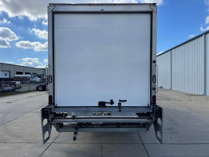 2020 Peterbilt 337-5