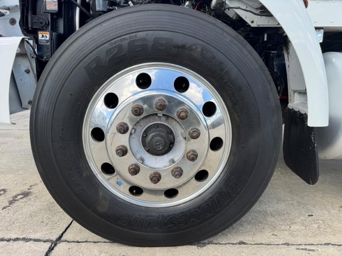 2020 Peterbilt 337-16