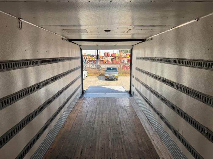 2020 Peterbilt 337-18