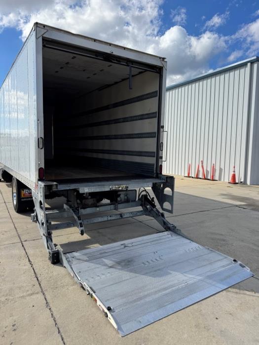 2020 Peterbilt 337-19