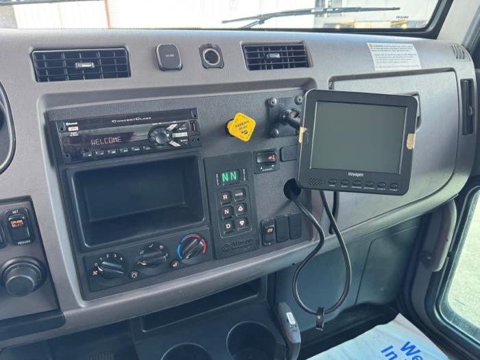 2020 Peterbilt 337-23