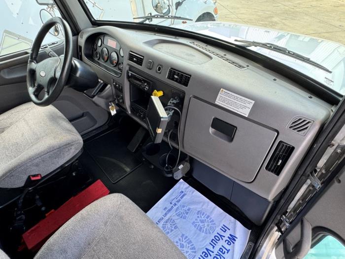 2020 Peterbilt 337-25