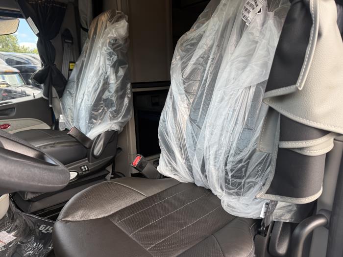 2026 Peterbilt 579-30