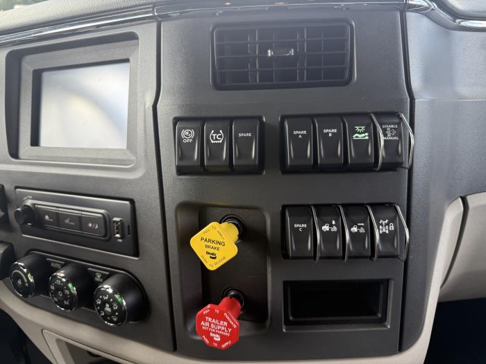 2026 Peterbilt 579-36