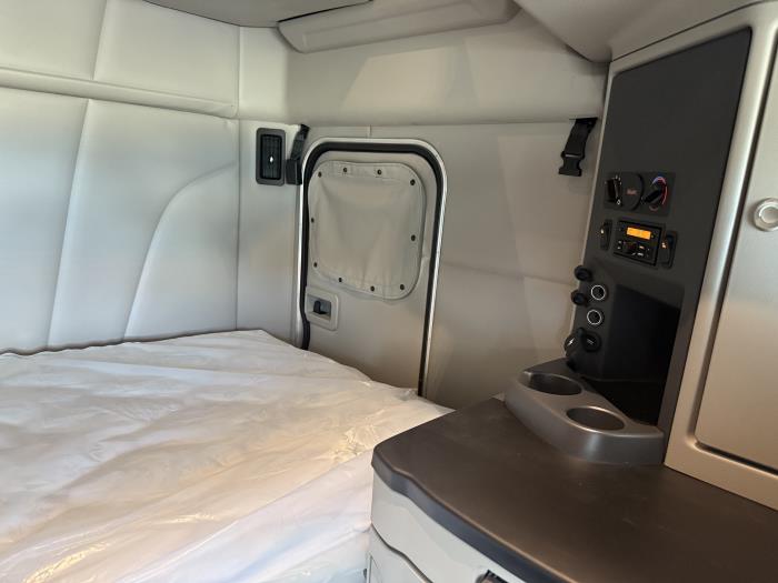 2026 Peterbilt 579-41