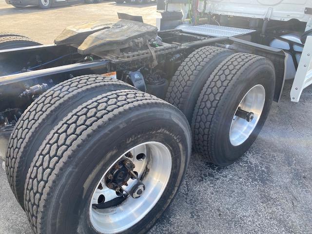 2020 Freightliner Cascadia-6 2020 Freightliner Cascadia-6