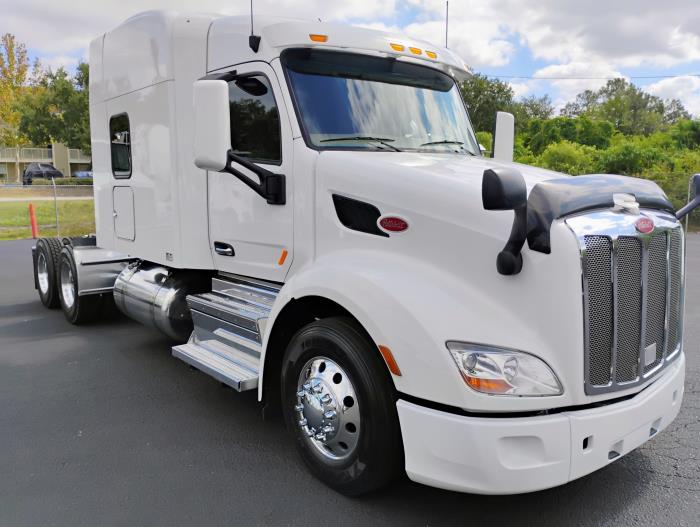 2022 Peterbilt 579-5