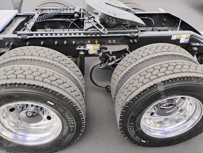 2022 Peterbilt 579-9