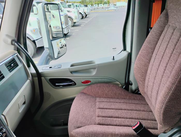 2022 Peterbilt 579-25