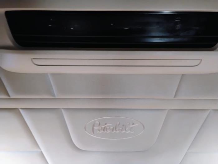 2022 Peterbilt 579-30