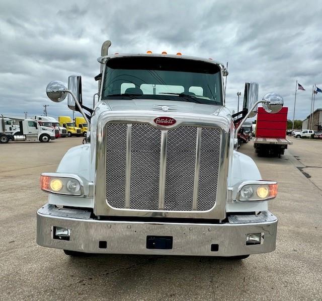 2020 Peterbilt 567-10