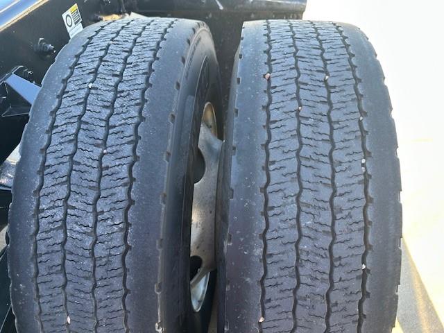 2024 Kenworth T680-21