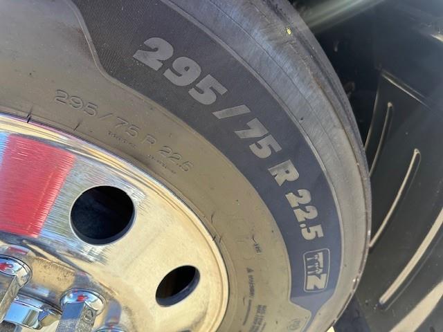 2024 Kenworth T680-27