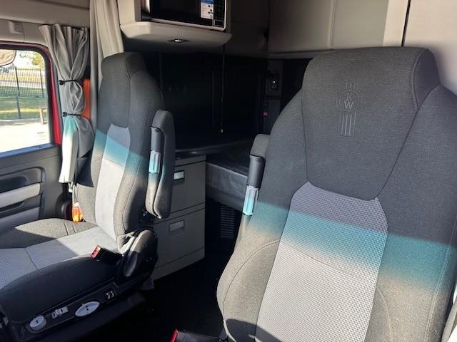 2024 Kenworth T680-30