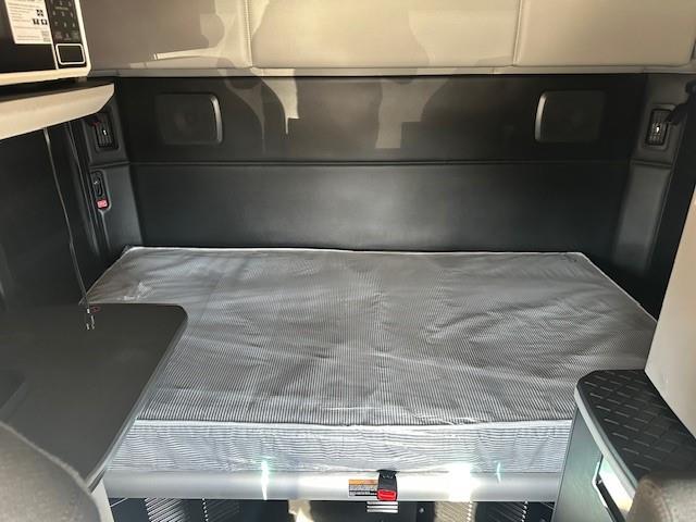 2024 Kenworth T680-31