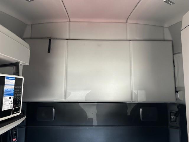 2024 Kenworth T680-32