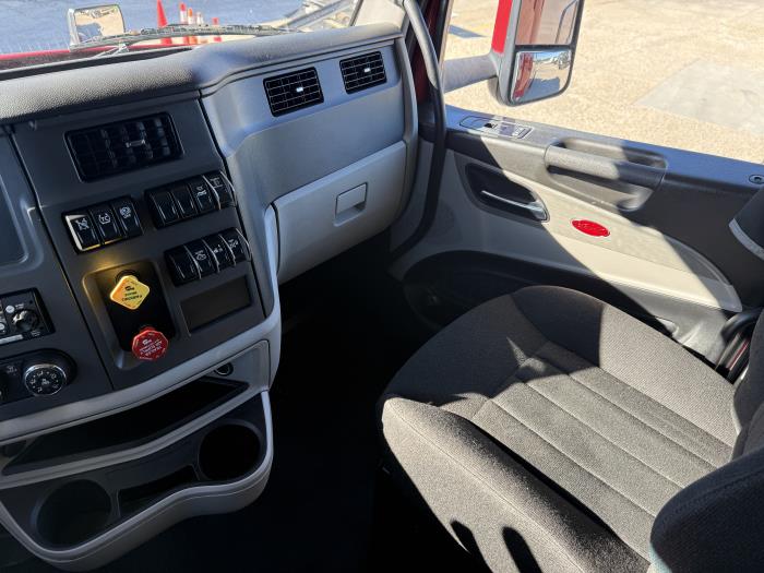 2022 Peterbilt 579-3