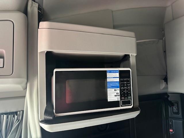 2024 Kenworth T680-33