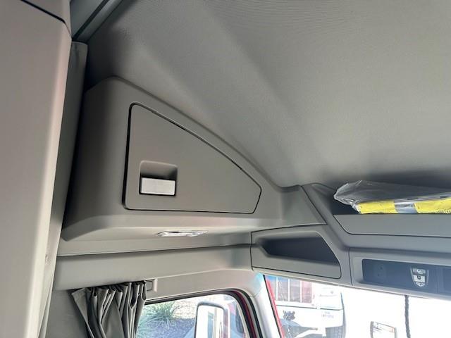 2024 Kenworth T680-38