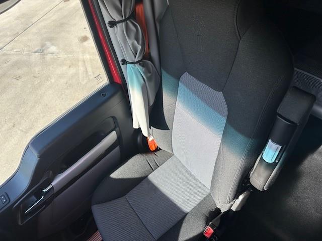 2024 Kenworth T680-52