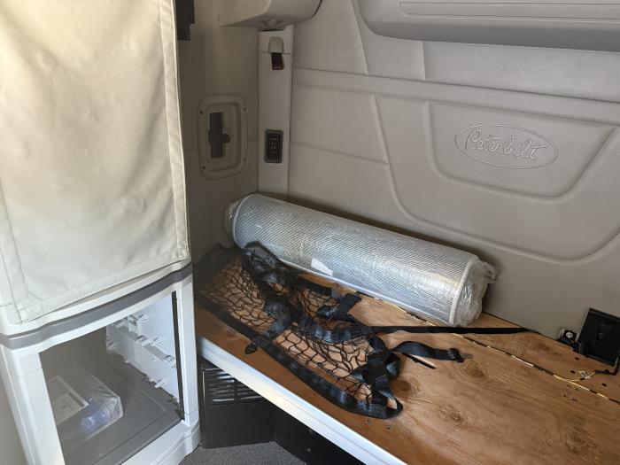 2022 Peterbilt 579-6