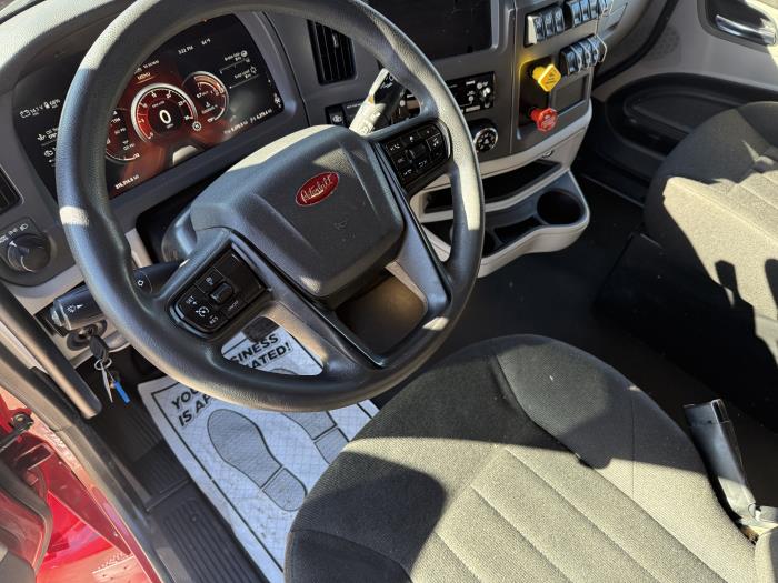 2022 Peterbilt 579-9