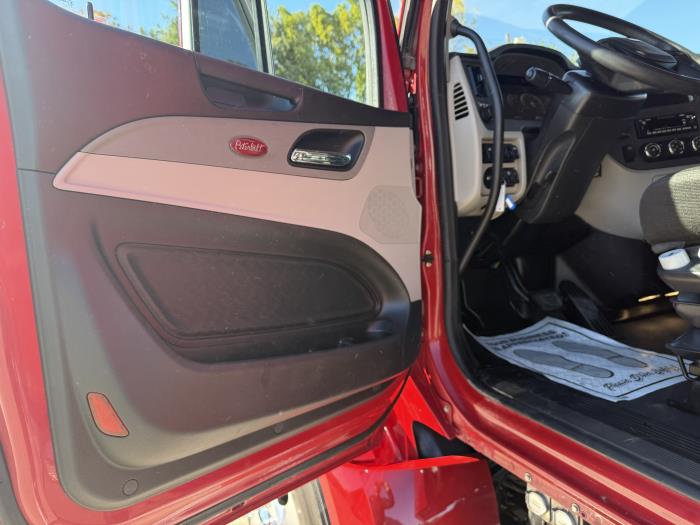 2022 Peterbilt 579-11