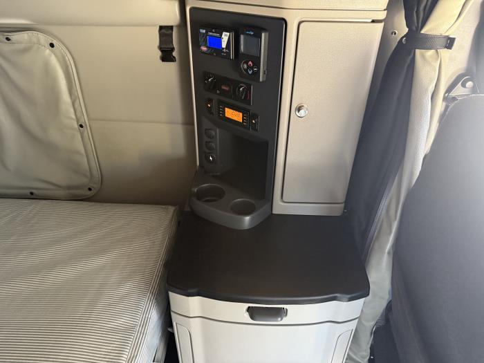 2024 Peterbilt 579-13