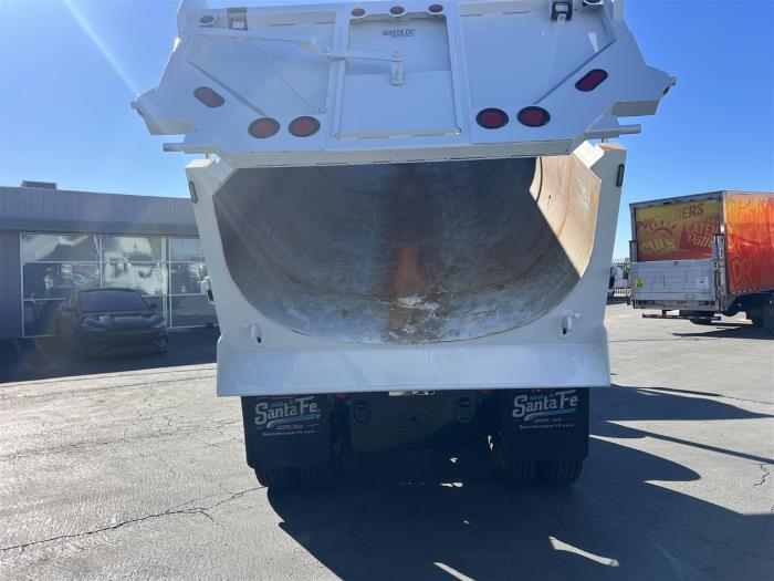 2020 Peterbilt 567-27