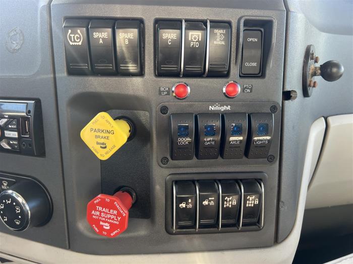 2020 Peterbilt 567-31