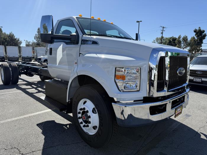 2026 Ford F-650-4