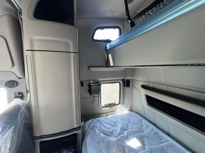 2026 Peterbilt 579-6